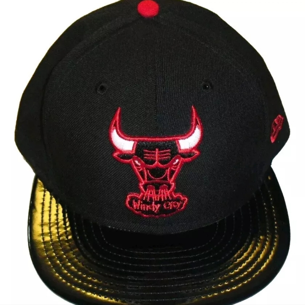 Chicago Bulls New Era 59 Fifty Patent Leather Bill Mens Fitted hat sz. 8 Nba